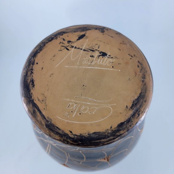 Vase Monkey Etched Pottery Signed Brown Animal Primate Home Decor Flowers Read - Picture 9 of 13